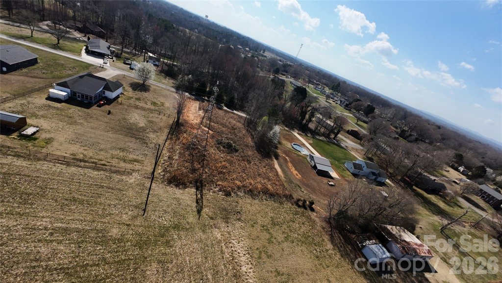 907 Honeysuckle Drive