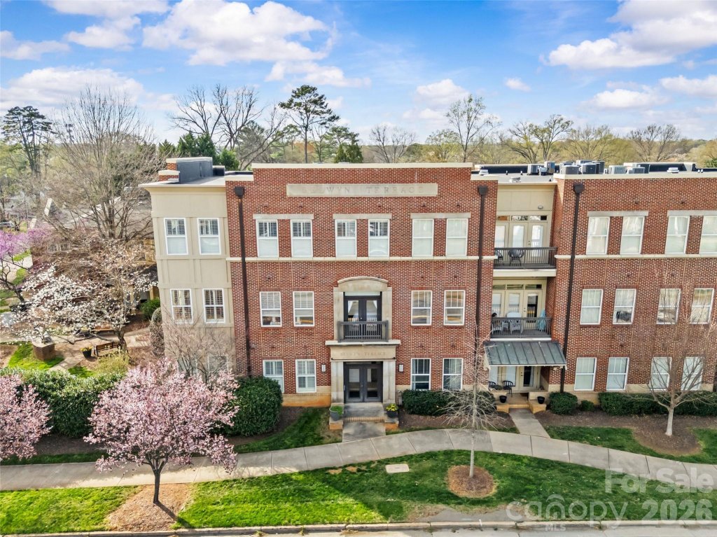 Selwyn Terrace, Charlotte community