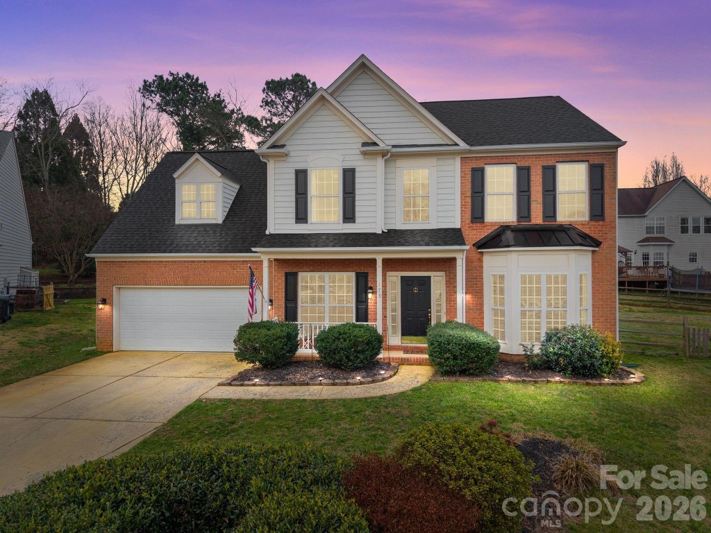 Winslow Bay, Mooresville community