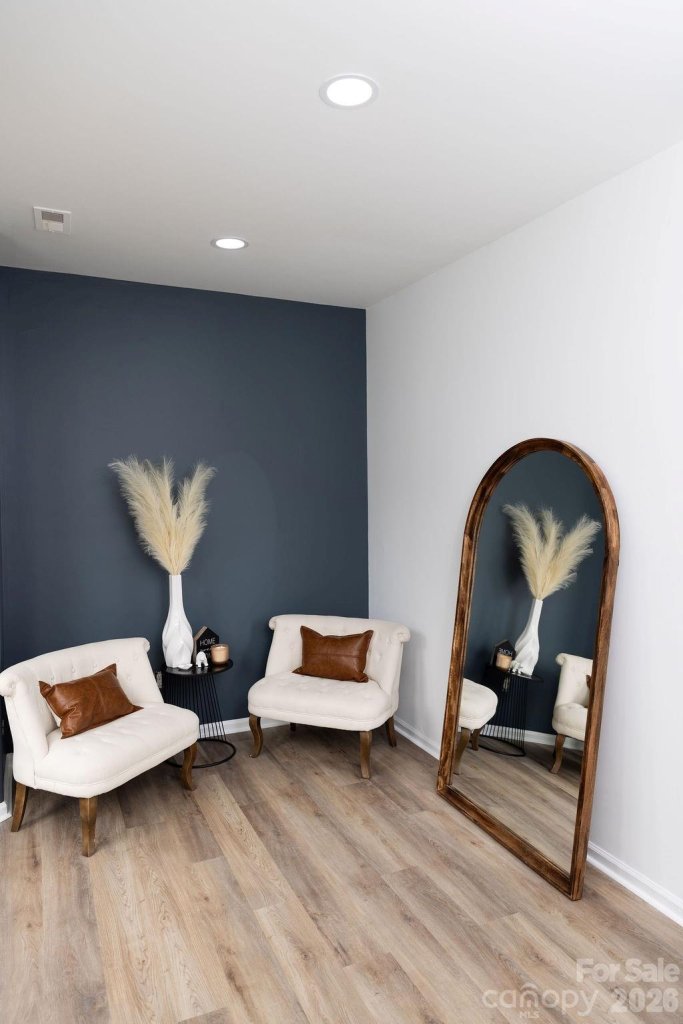 Kings Creek, Charlotte community