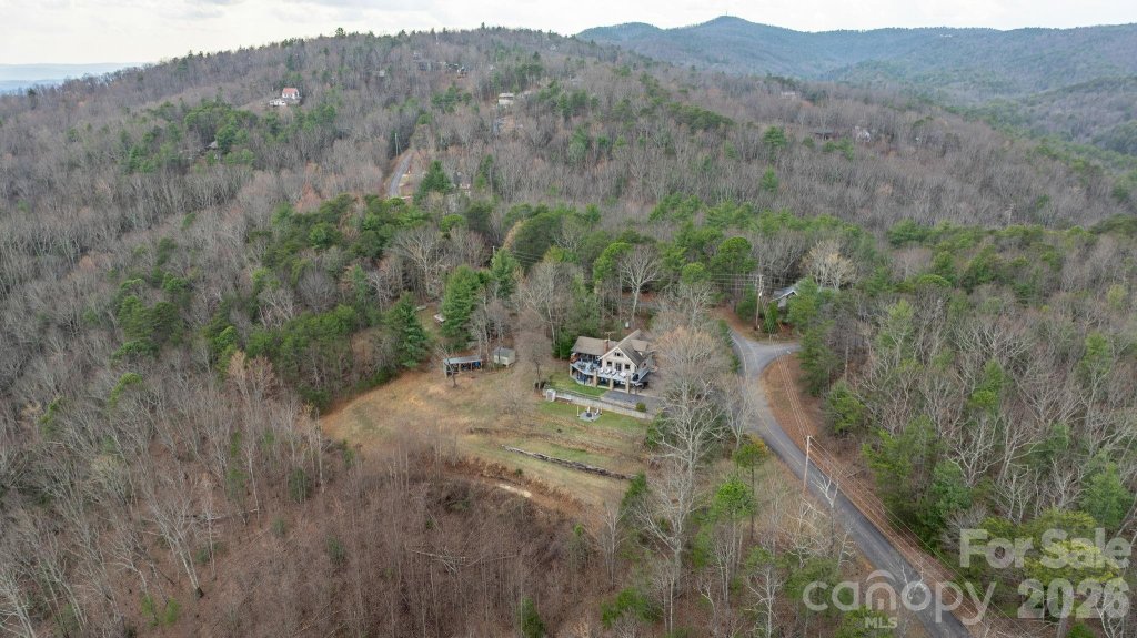 Pine Mountain Lakes, Connelly Springs community