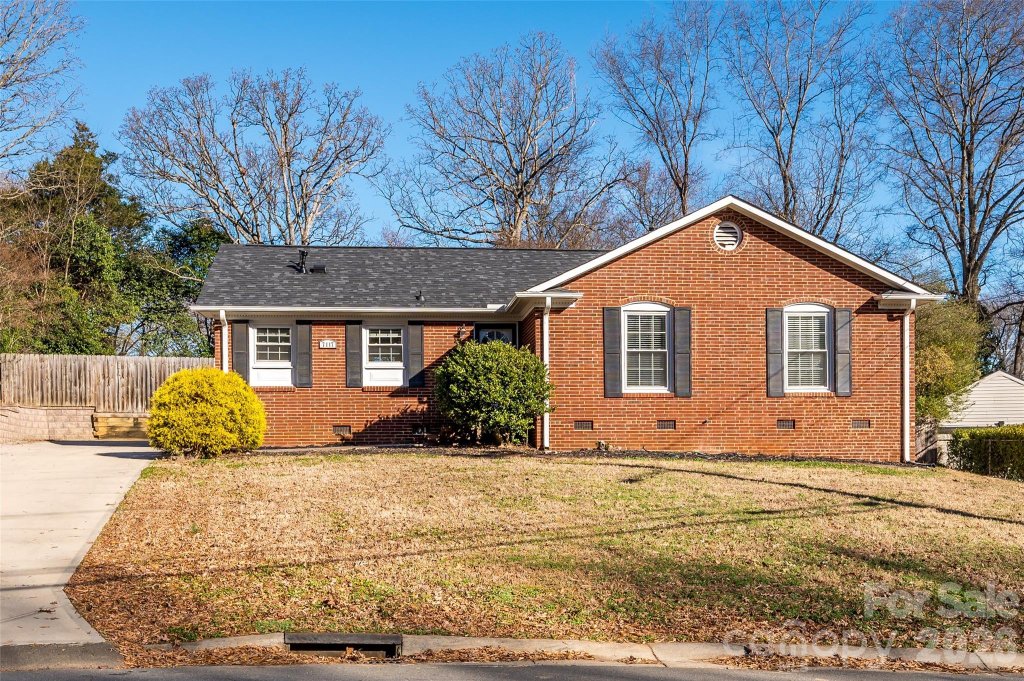 Starmount, Charlotte community