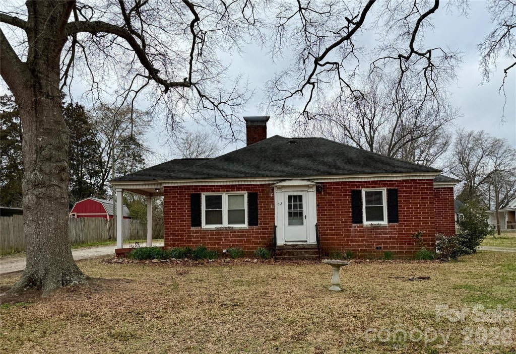 Robbins, Chester community