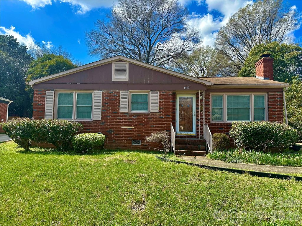 Oaklawn, Charlotte community
