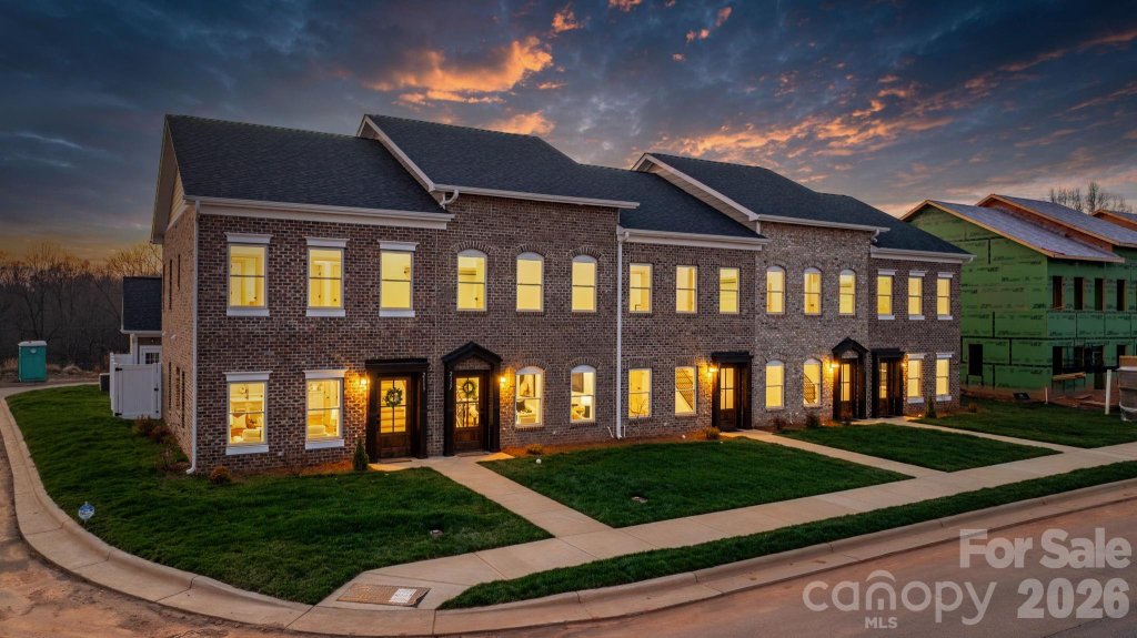 2119 24th Street Lane