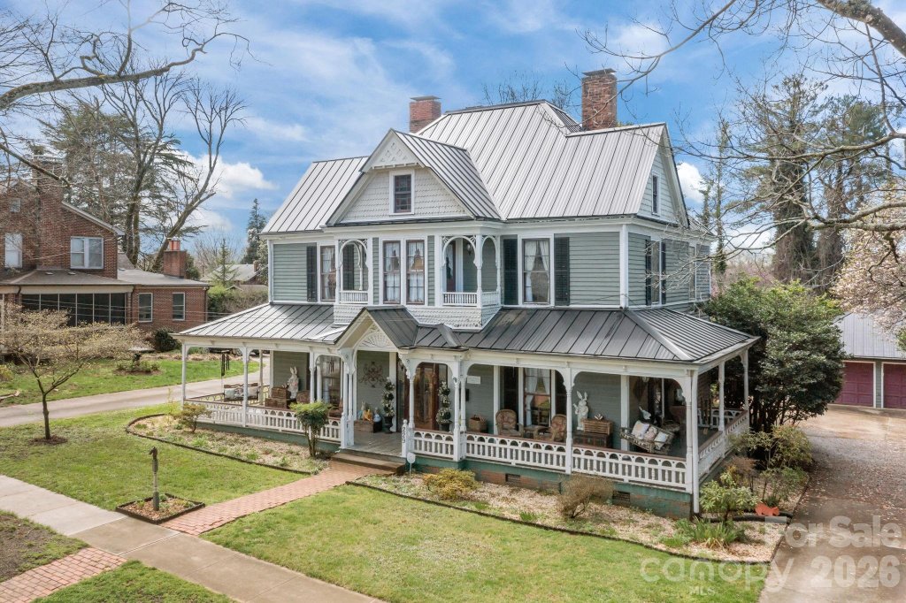 229 N Race Street