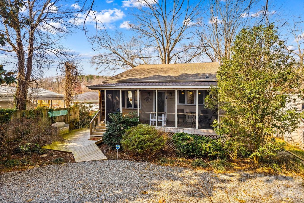 1331 Hickory Point Drive