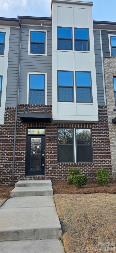 Wendover Green, Charlotte community