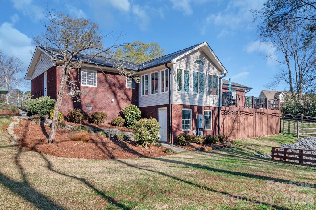 Acorn Acres, Norwood community