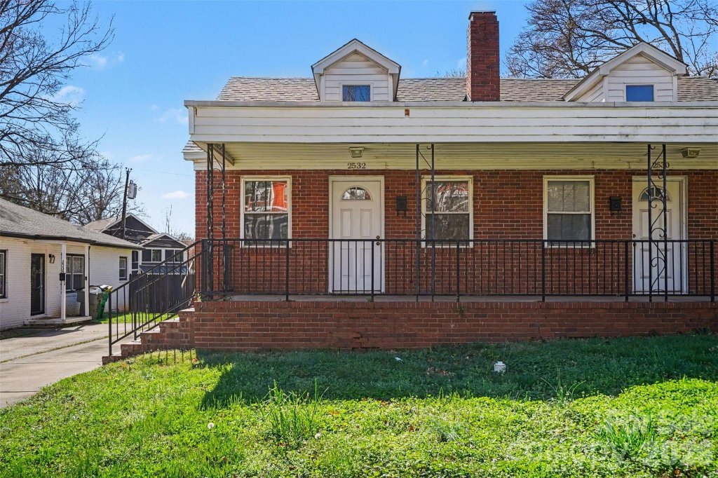 2530 E 7th Street