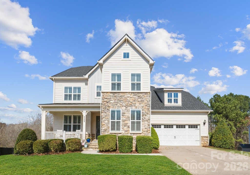 Cobblestone Manor, Huntersville community