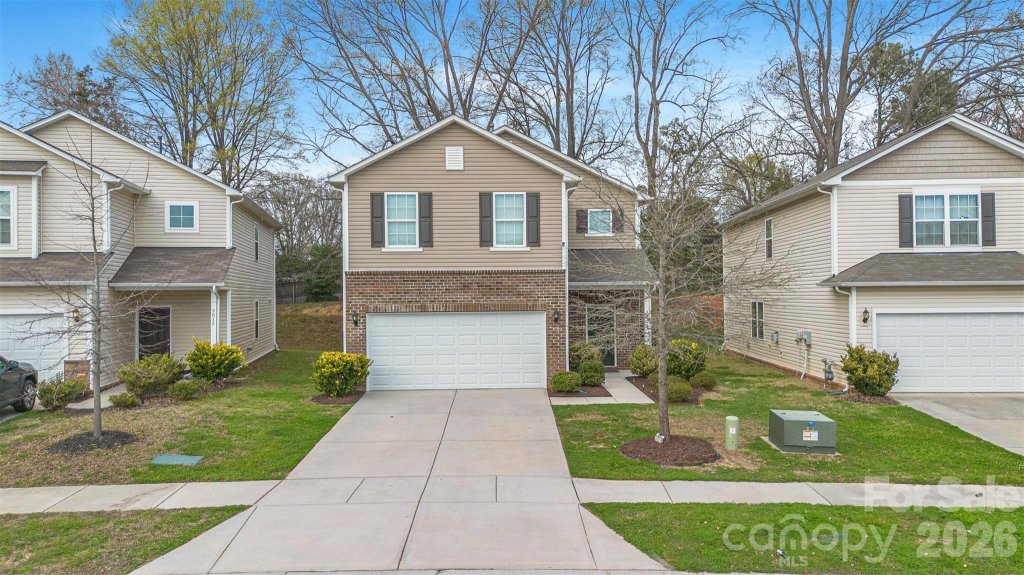 Starmount Cove, Charlotte community