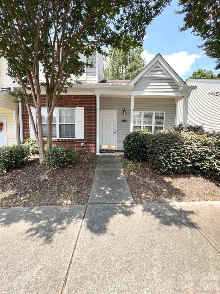 212 Primrose Walk