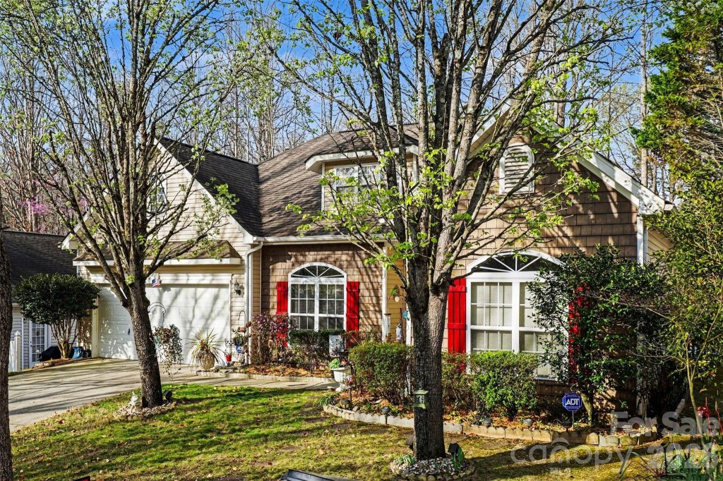 Glenwyck, Huntersville community