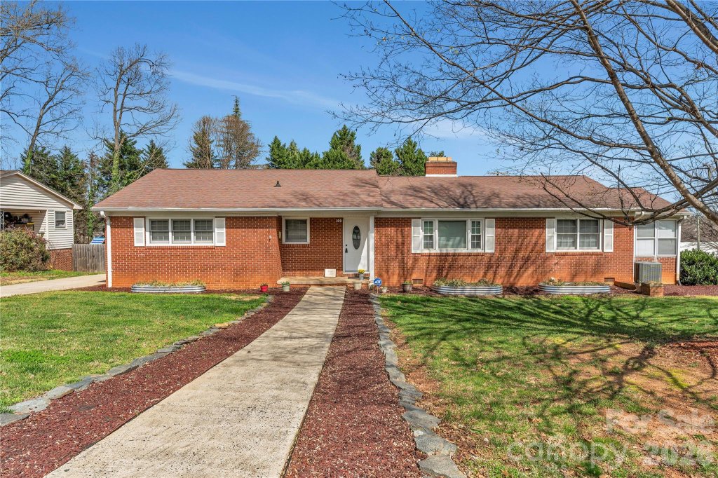 Thomas Acres, Gastonia community