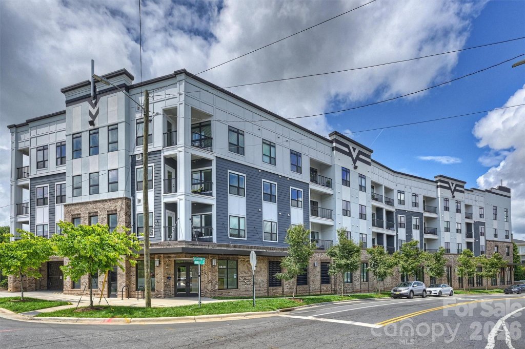 3630 N Davidson Street 2201