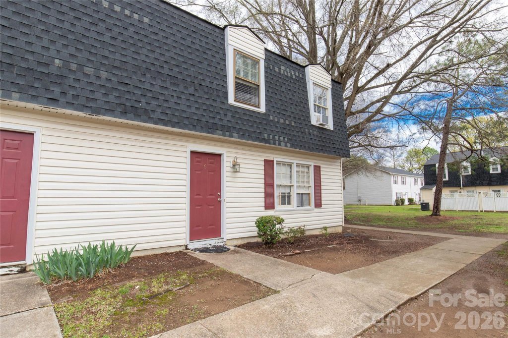 Timberstone, Charlotte community