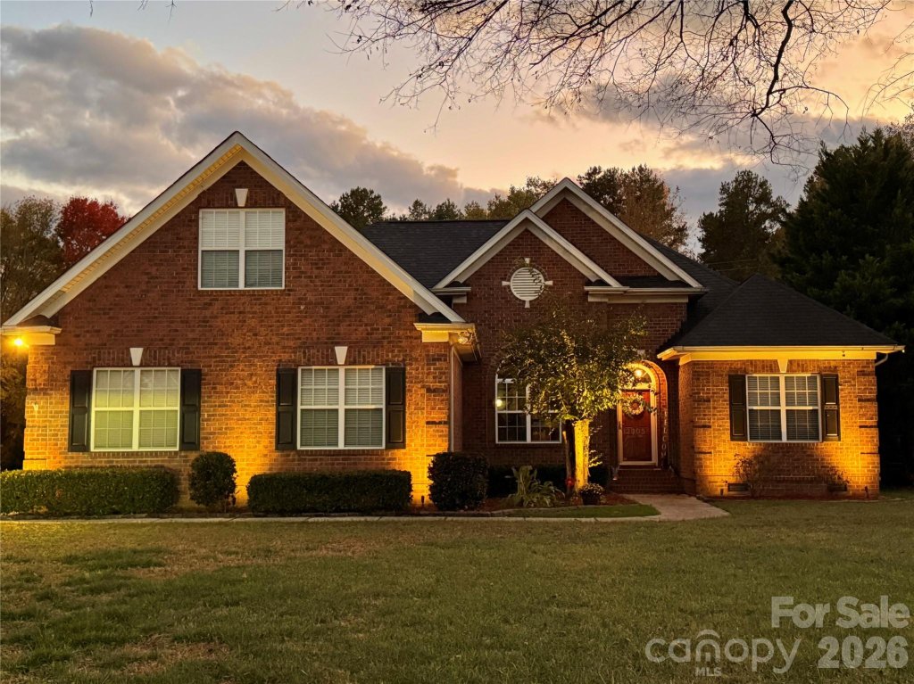 2805 Monterrey Lane