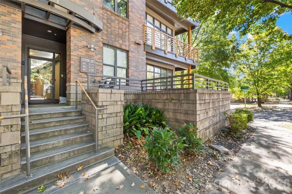 Cityview Lofts, Charlotte community