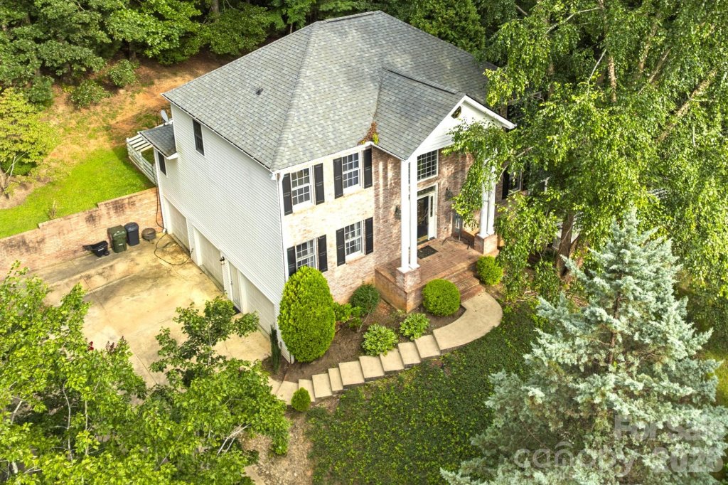 314 Sweetwater Hills Drive