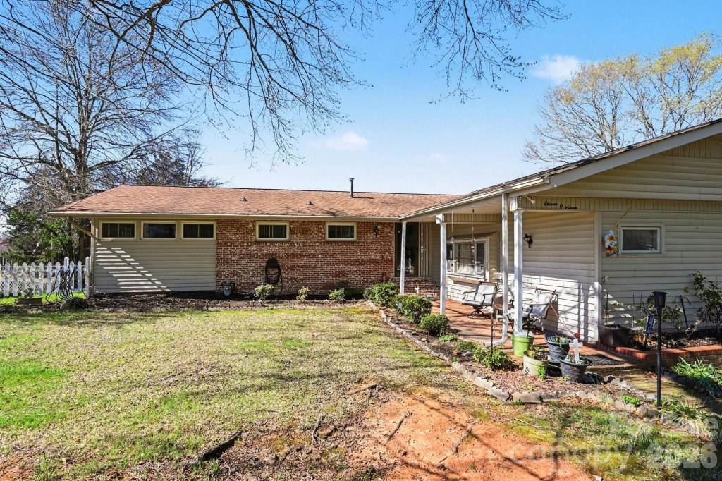 1107 Crestfield Drive