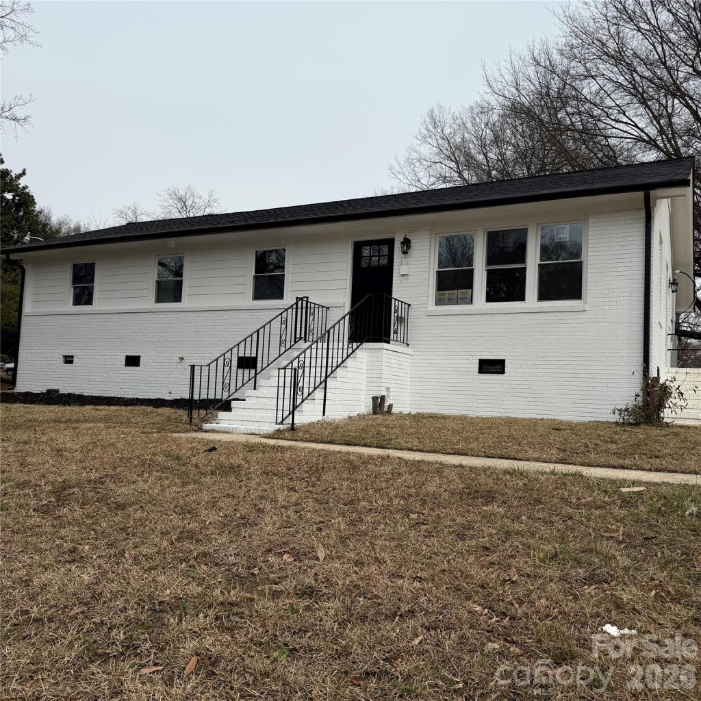 Hidden Valley, Charlotte community