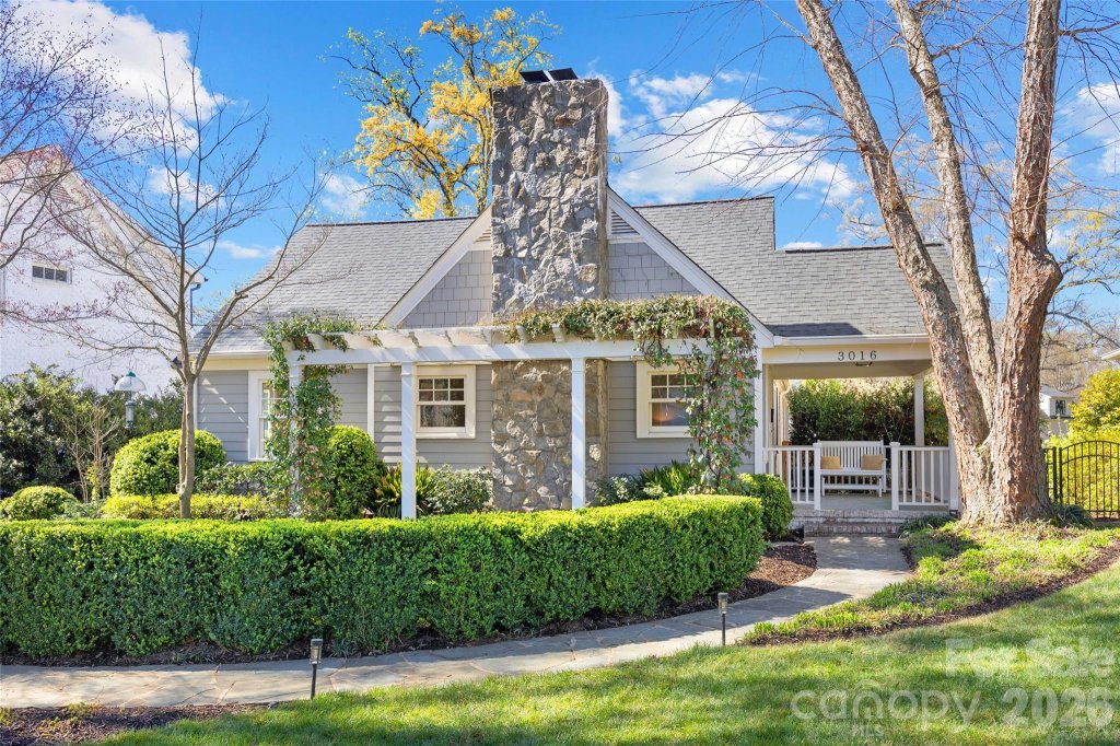 3016 Idlewood Circle