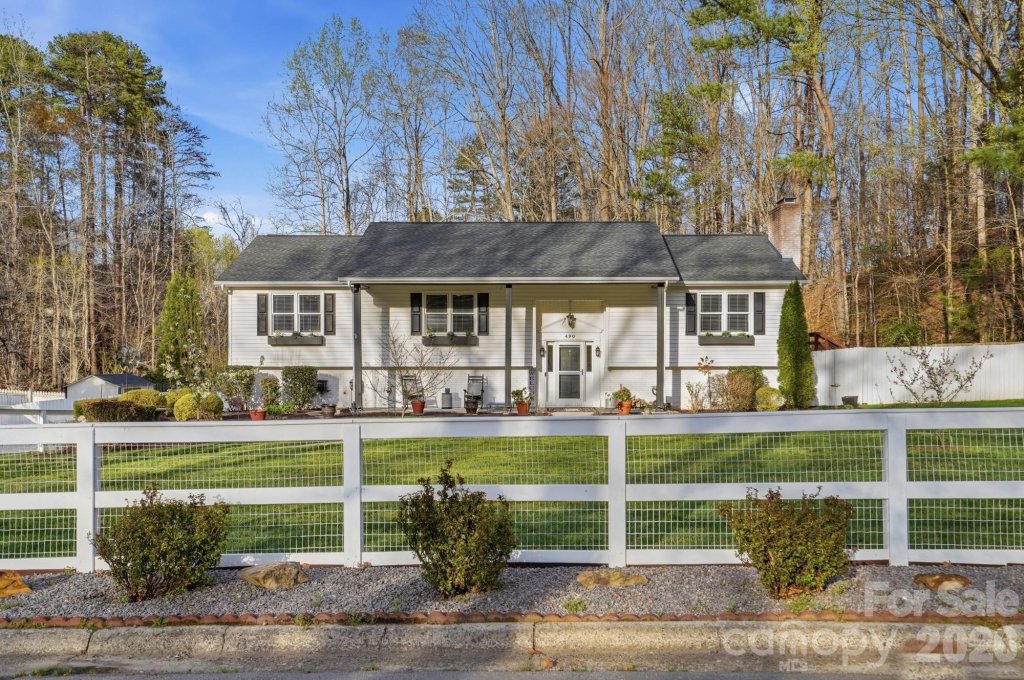 490 Woodend Drive