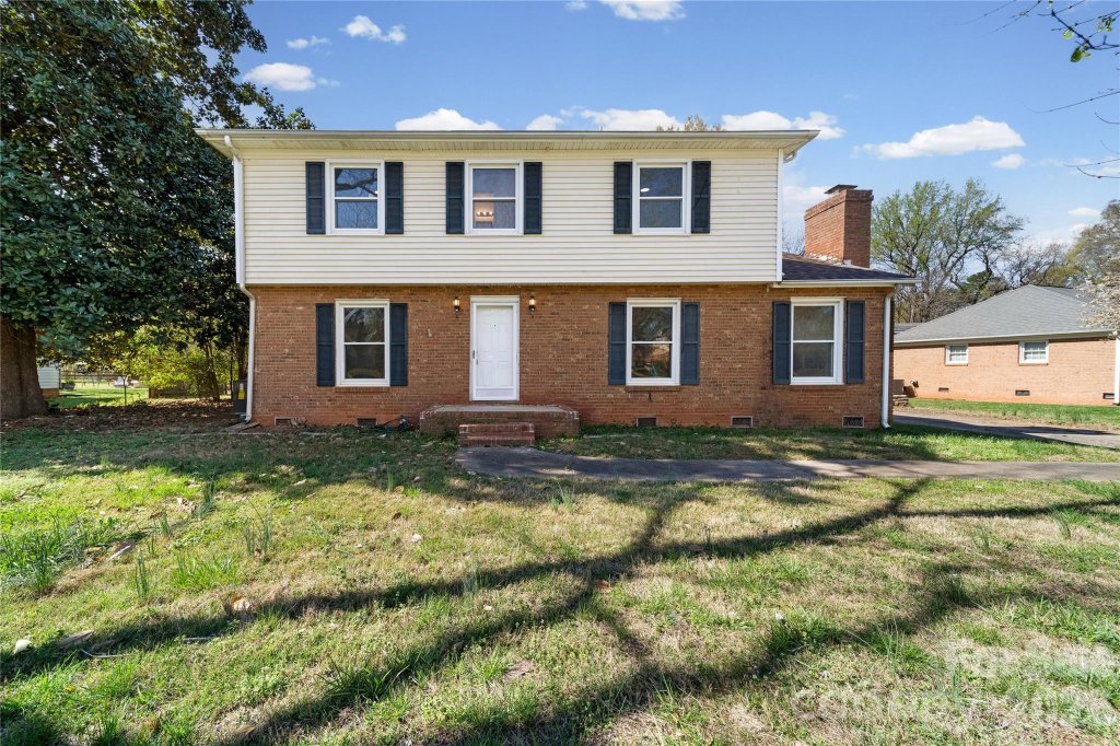 Wood Hollow, Matthews community