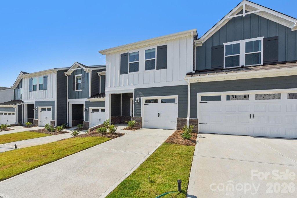445 Markridge Loop