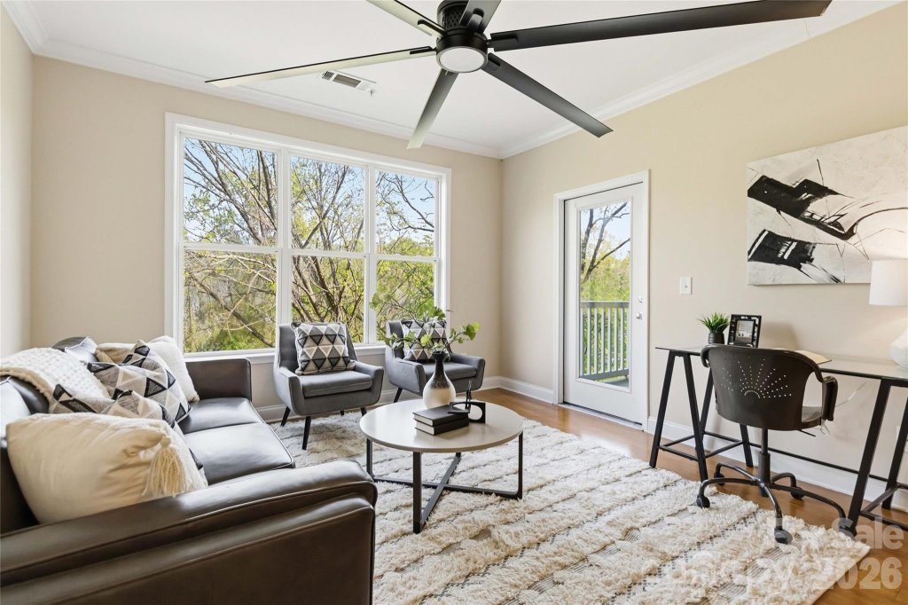 Preston Flats, Charlotte community