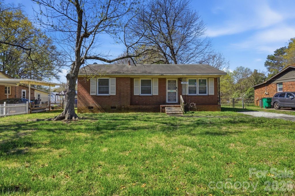 4325 Knollcrest Drive