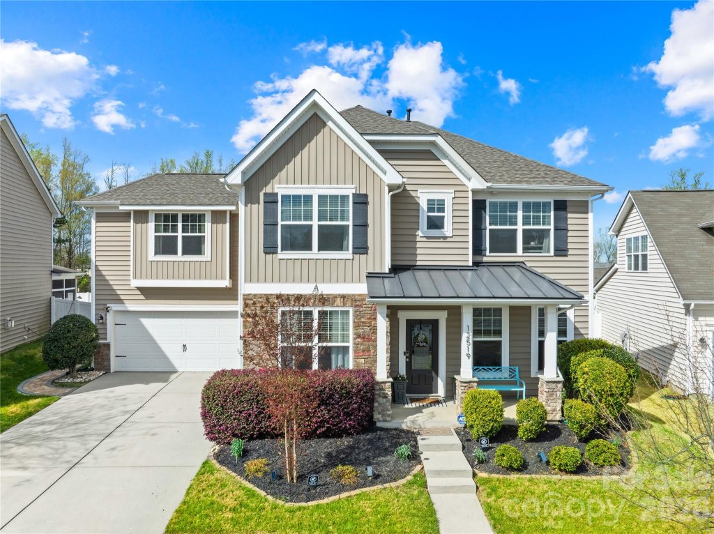 Monteith Place, Huntersville community