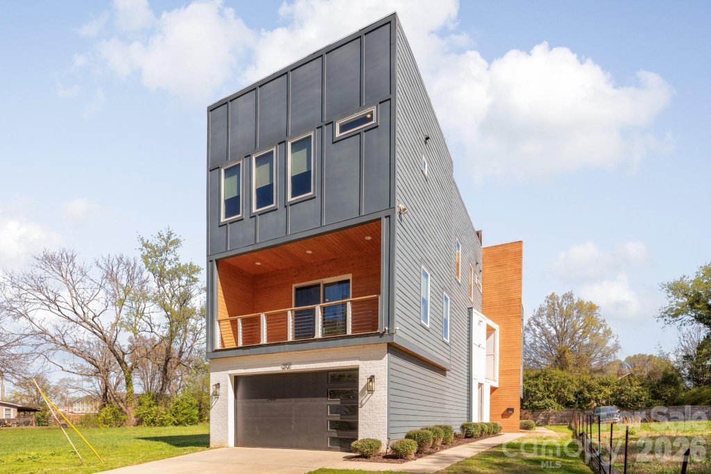 3108 Kirkland Avenue