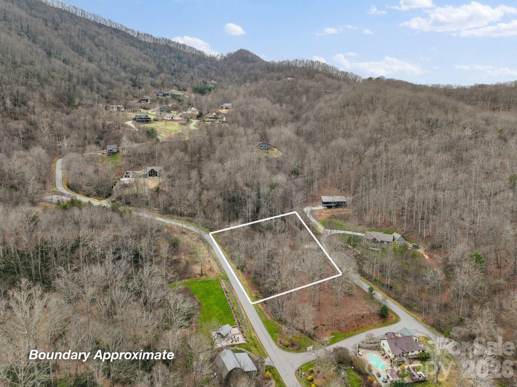 Blue Mist Farms, Leicester community