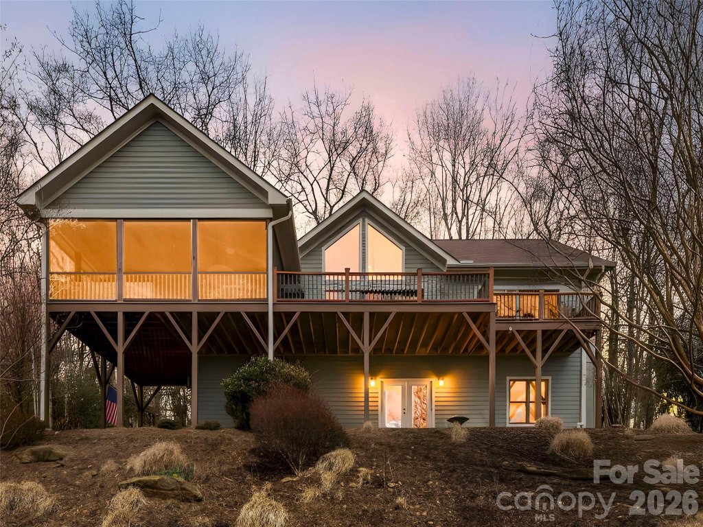 High Vista, Mills River community