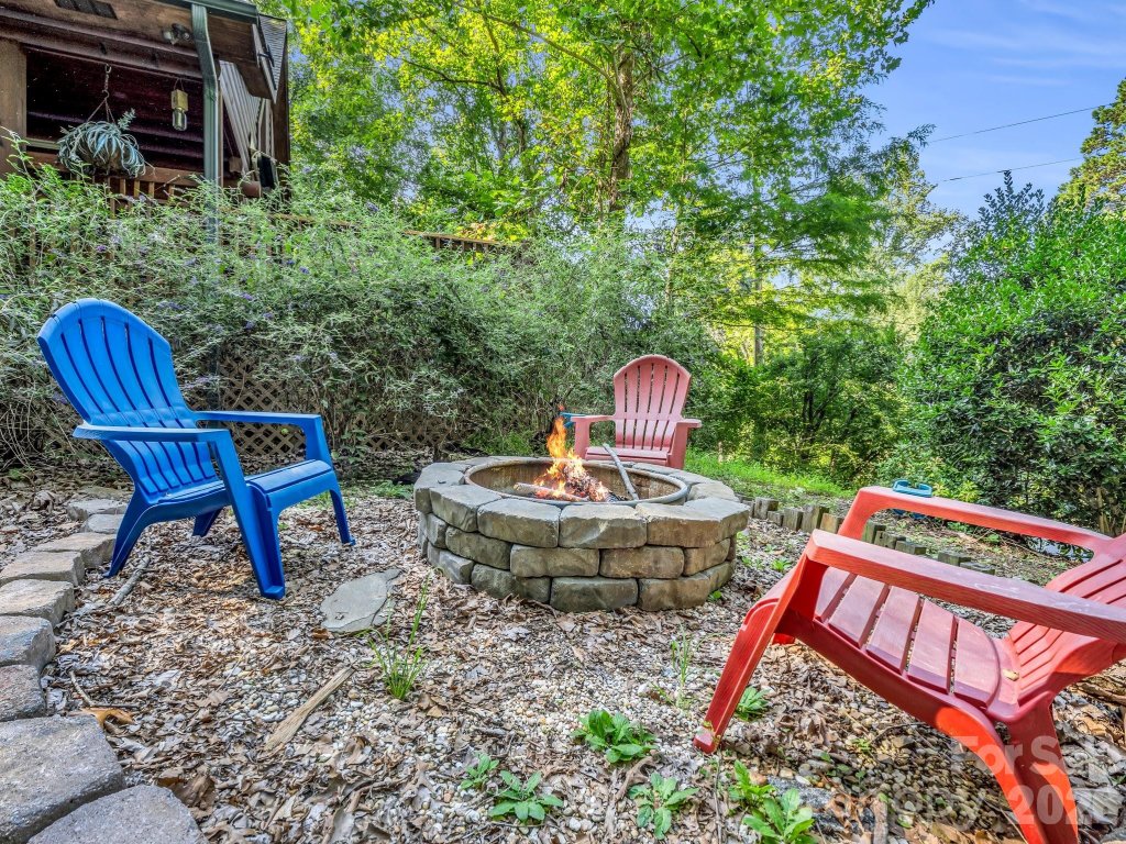 Green River Highlands, Rutherfordton community