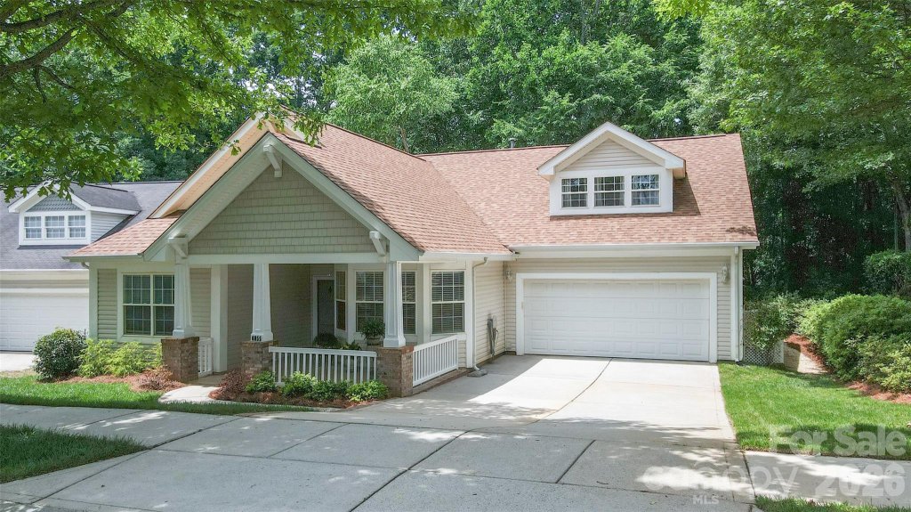 Carrington Ridge, Huntersville community