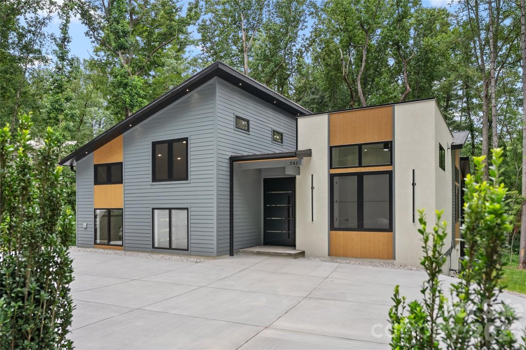 St Andrews, Arden community