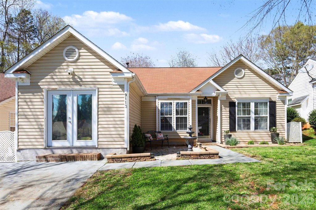 Treyburn, Charlotte community