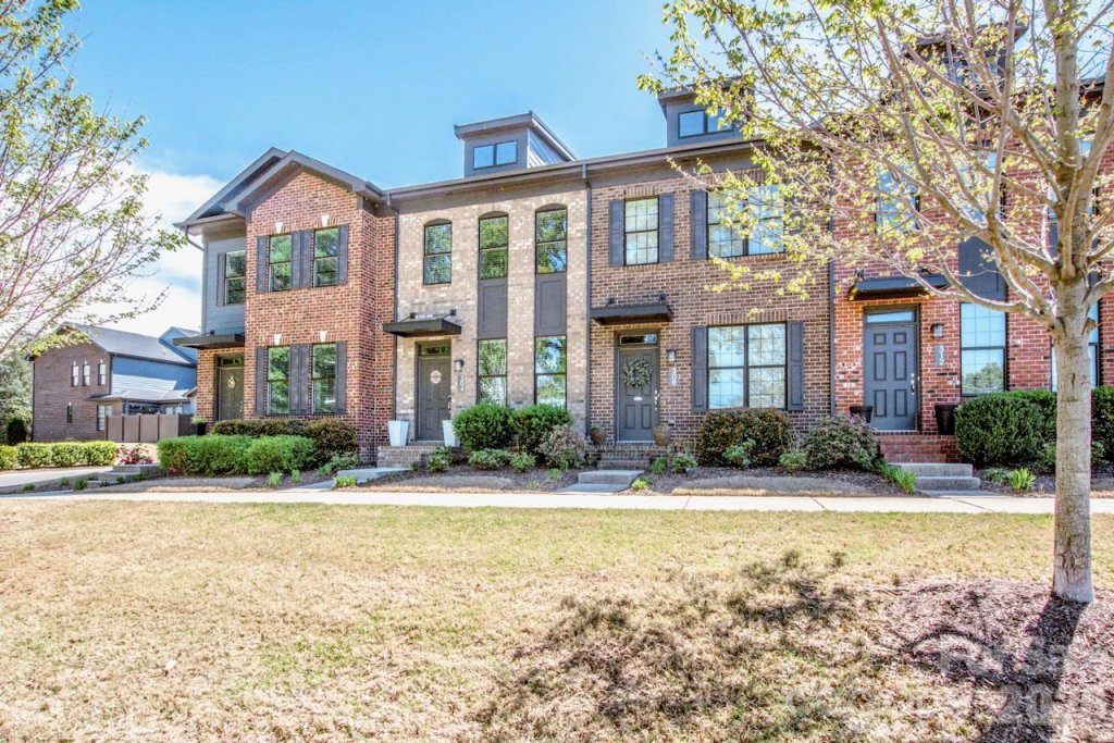 308 Linestowe Drive