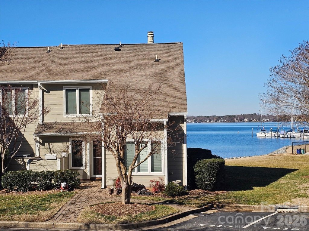 7413 Mariner Cove Drive