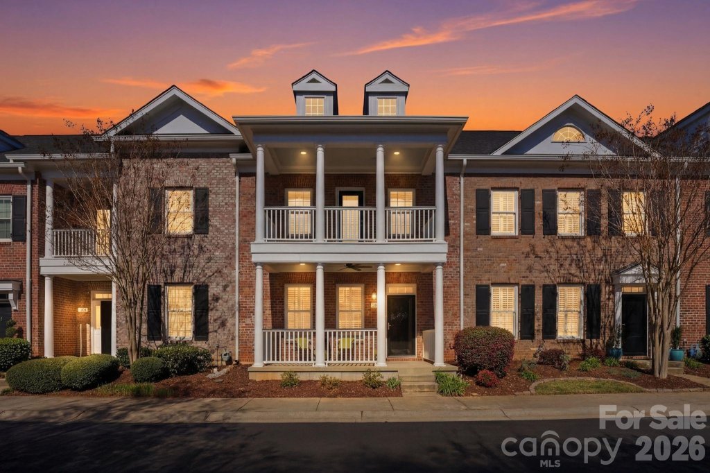 Indigo Row, Charlotte community