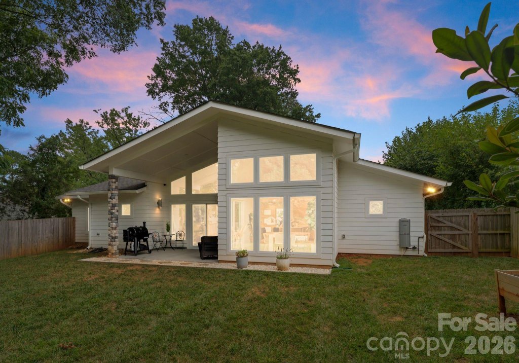 Windsor Park, Charlotte community