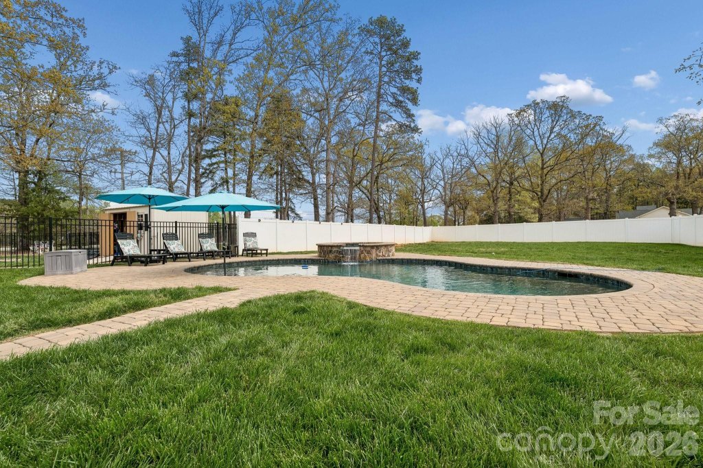 Avalon, Mooresville community