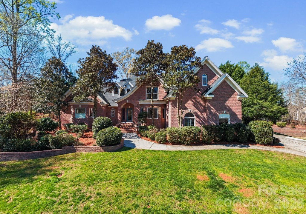 Pinsto Forest, Belmont community