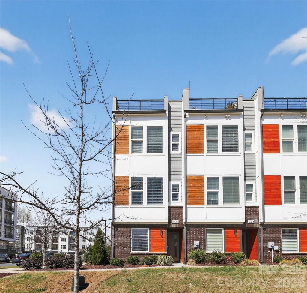 Bryant Park, Charlotte community