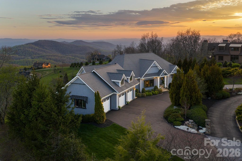 Grand Highlands At Bearwallow, Hendersonville community