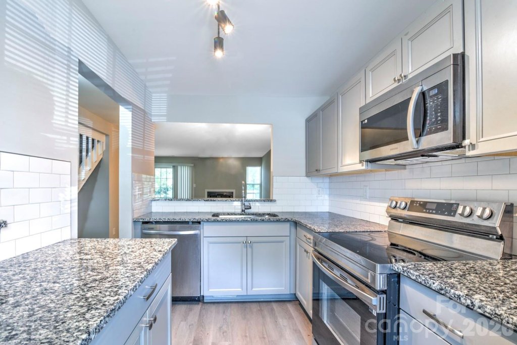 6129 Windsor Gate Lane