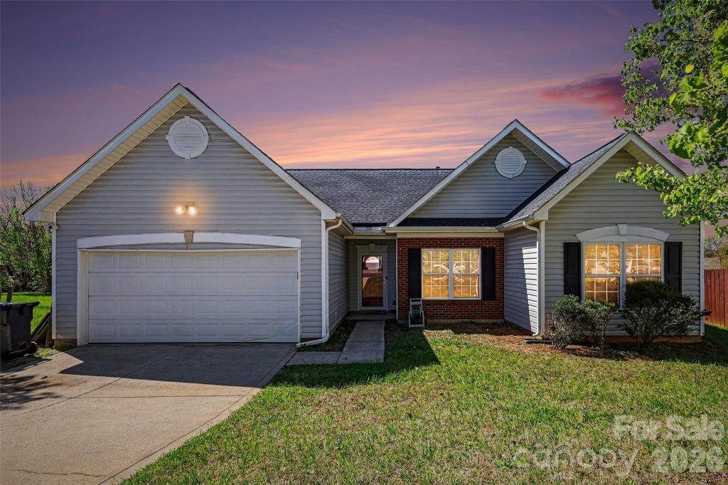 Generals Estates, Charlotte community